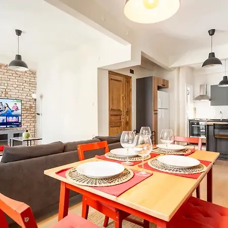 Апартаменты Discover The On Cihangir *